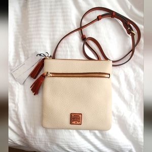 Dooney & Bourke Crossbody Pebble leather